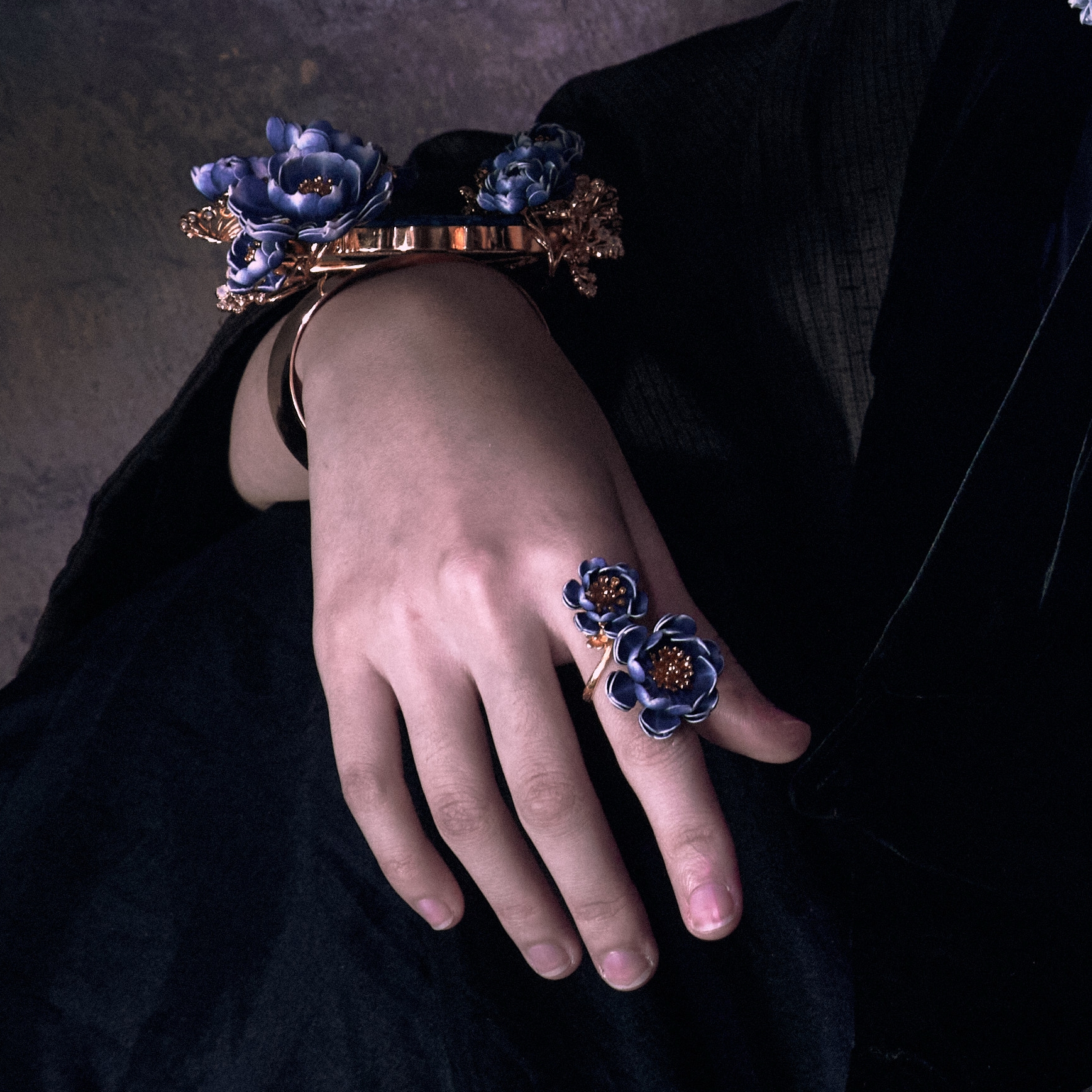 "ORIENTAL BLUE" No.027 - Image 3